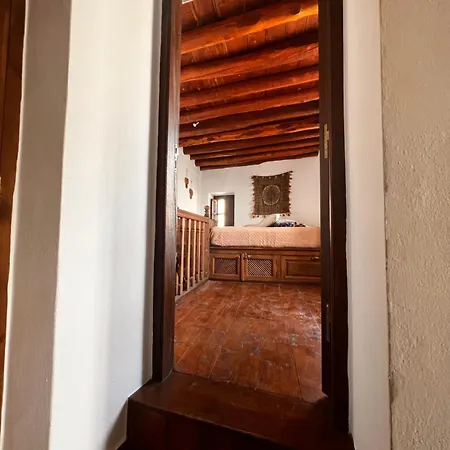 Elegant-lindian Marietta * Lindos (Rhodes)