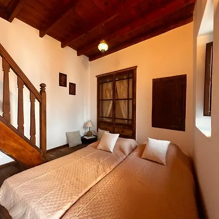 Elegant-lindian Marietta Villa *