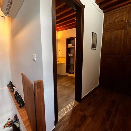 Elegant-lindian Marietta Villa