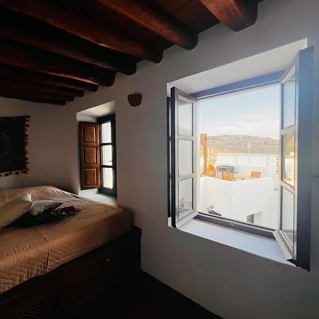 Elegant-lindian Marietta * Lindos (Rhodes)