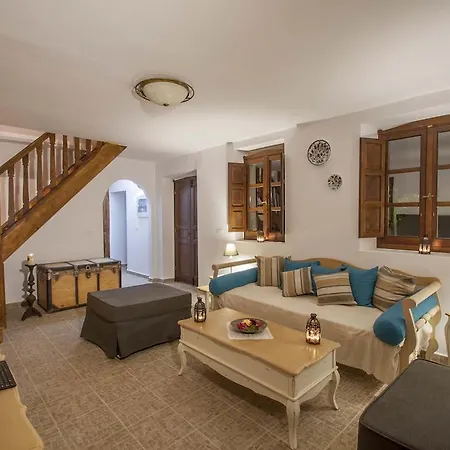 Elegant-lindian Marietta * Lindos (Rhodes)