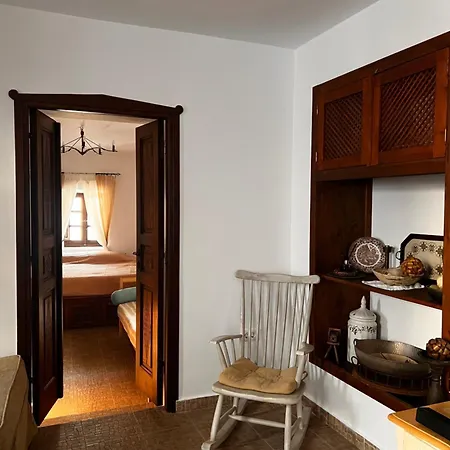 Elegant-lindian Marietta Líndos