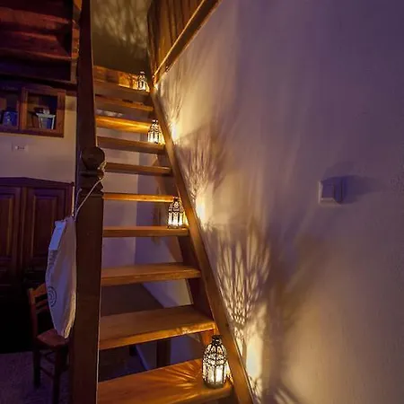 Elegant-lindian Marietta *