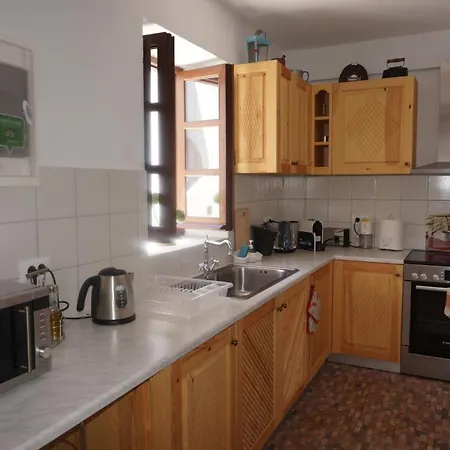 Elegant-lindian Marietta * Líndos