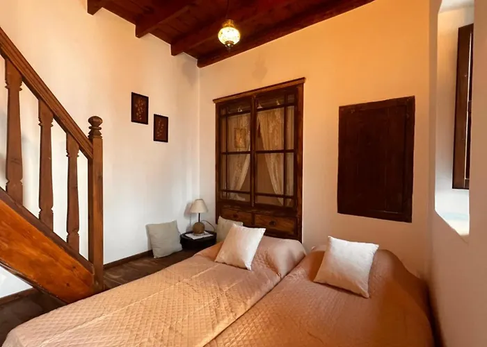 Elegant-lindian Marietta Villa *