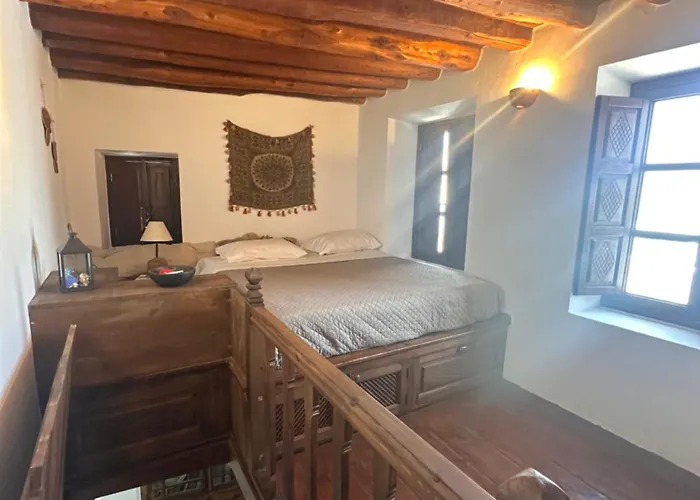 Elegant-lindian Marietta