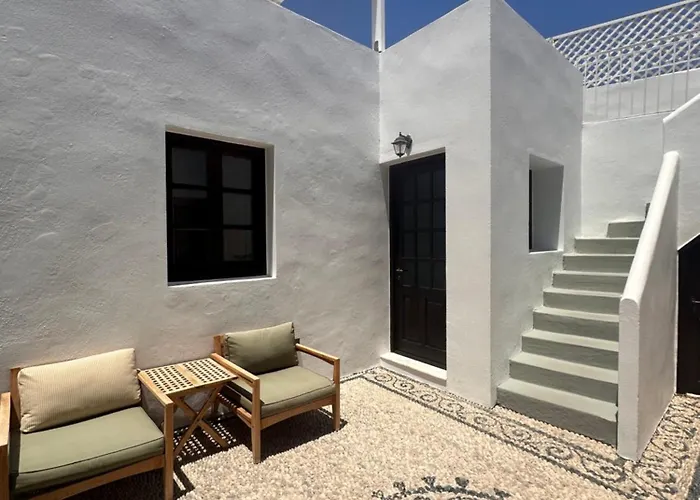 Elegant-lindian Marietta Villa *