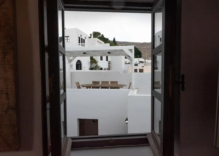 Elegant-lindian Marietta