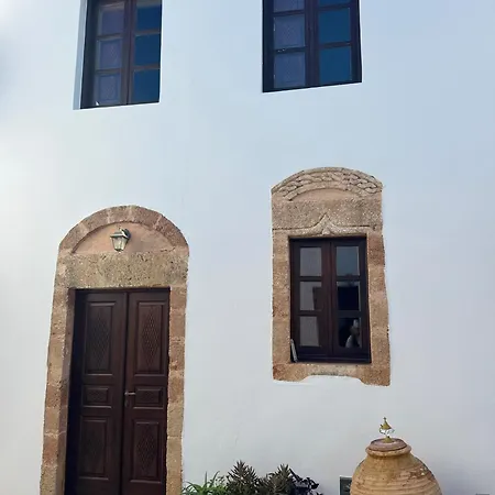 Elegant-lindian Marietta *